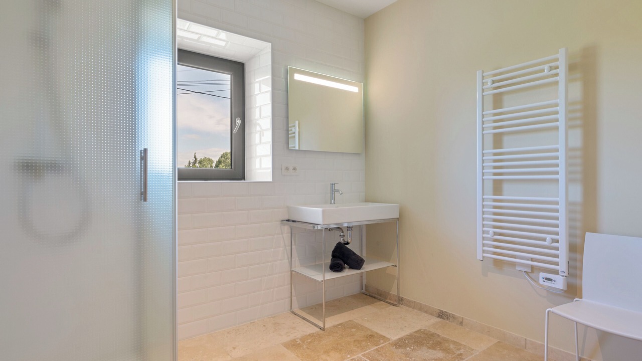 Photo of Bathroom in Eyragues