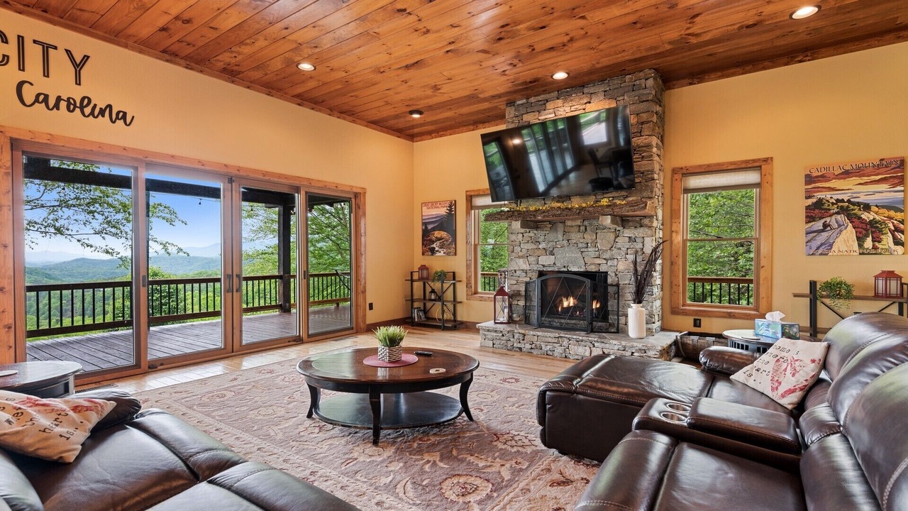 Photo of Livingroom in Bryson City