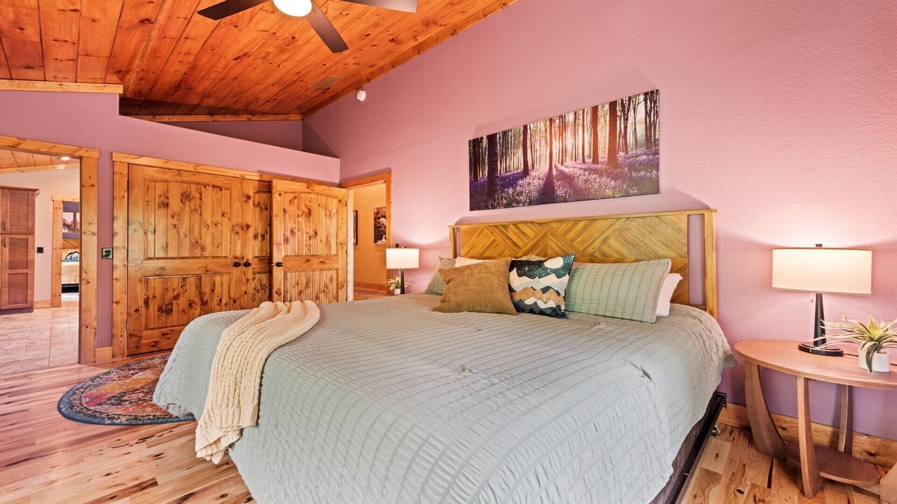 Photo of Bedroom in Bryson City