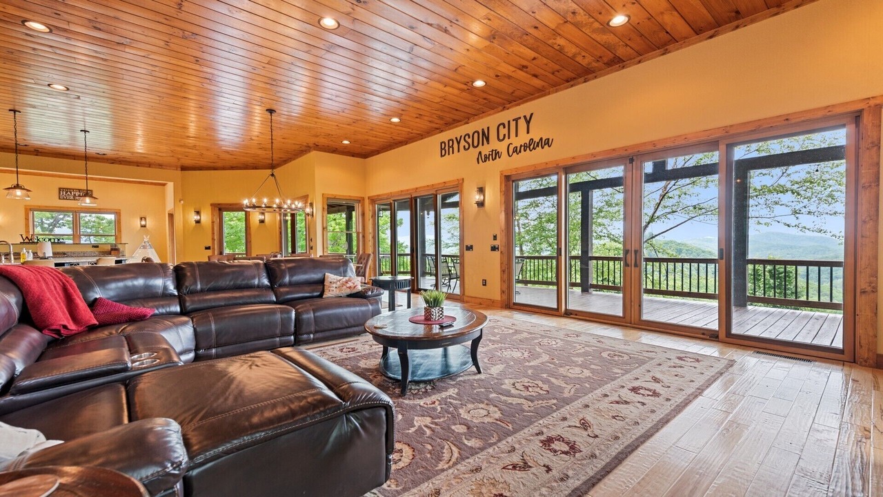 Photo of Livingroom in Bryson City