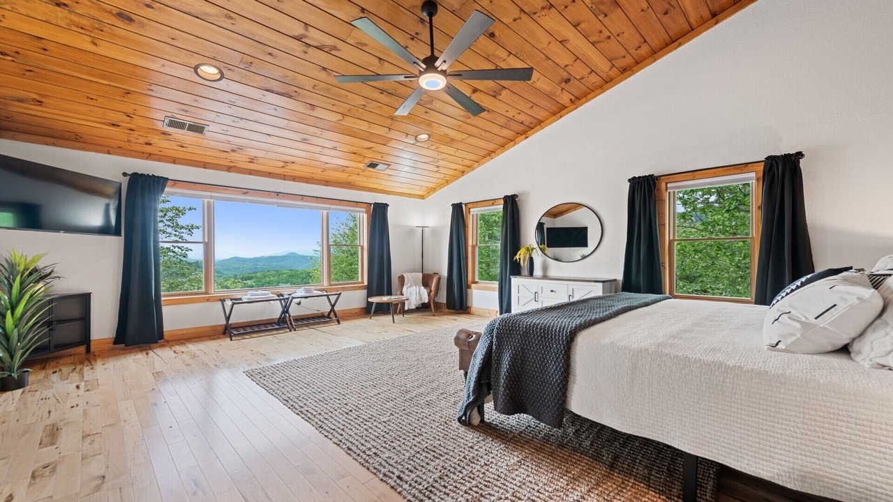 Photo of Bedroom in Bryson City