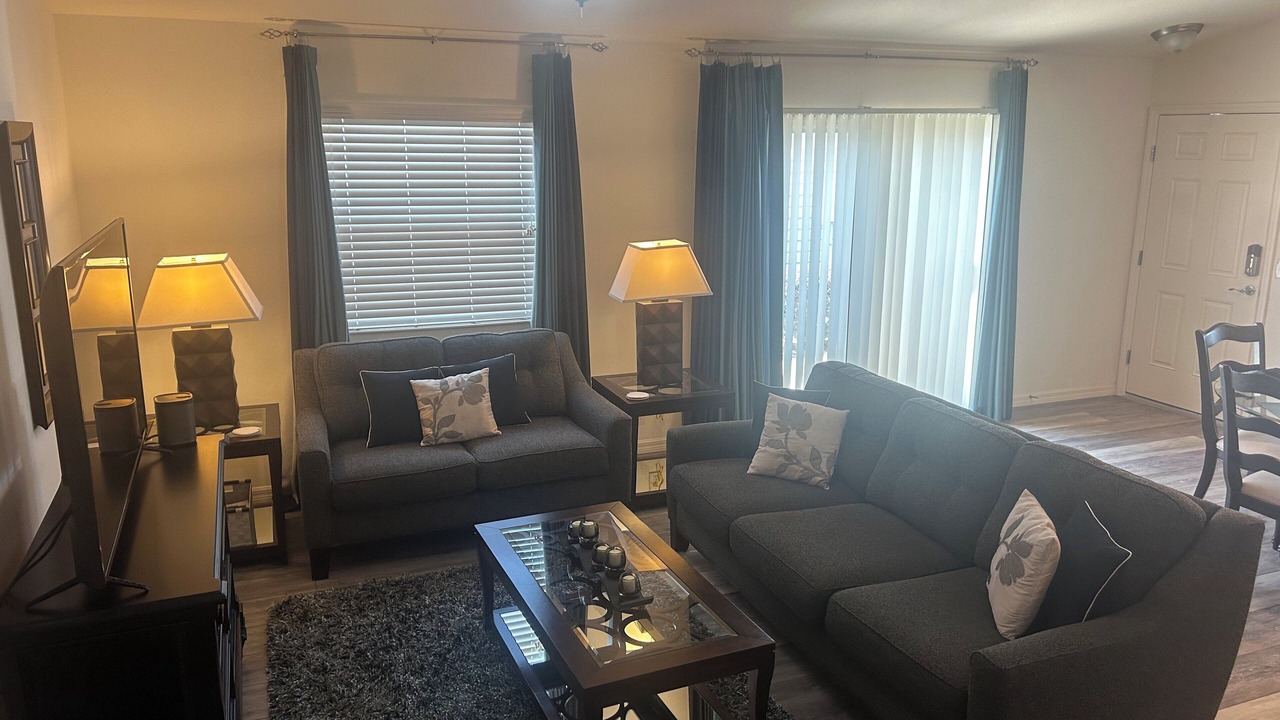 Photo of Livingroom in Village of Collier