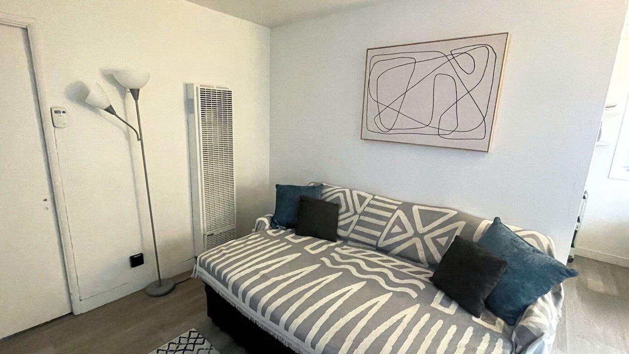 Photo of Livingroom in Silver Lake