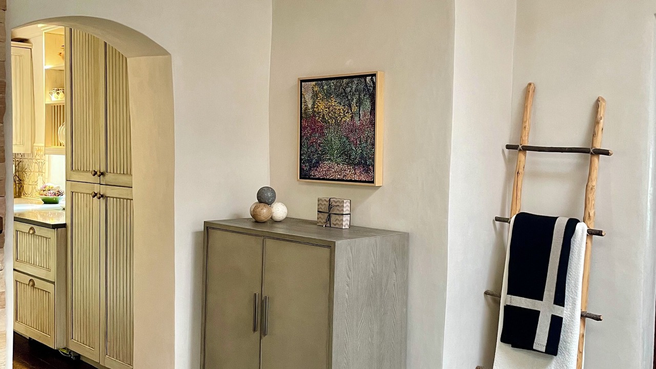 Photo of Livingroom in Historic Eastside