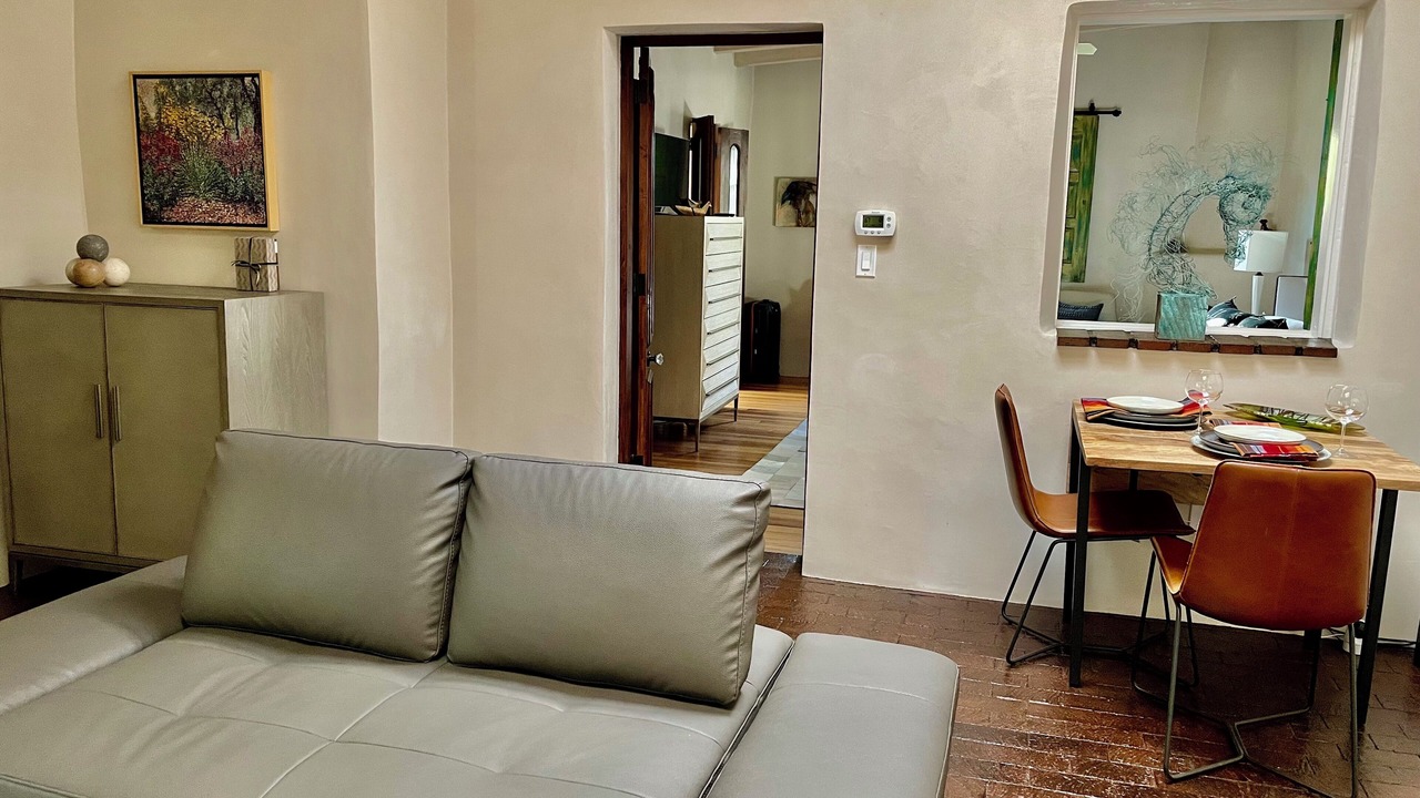 Photo of Livingroom in Historic Eastside