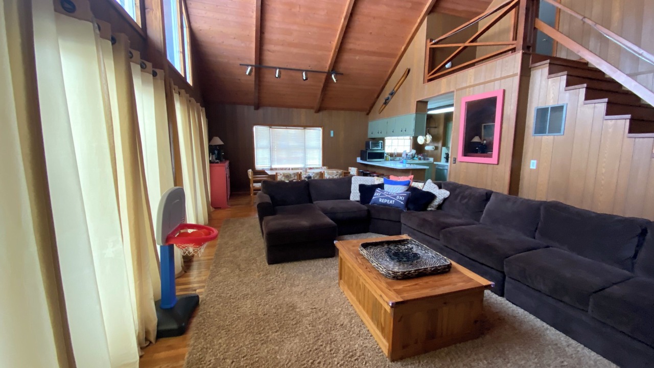 Photo of Livingroom in Lake Harmony Estates