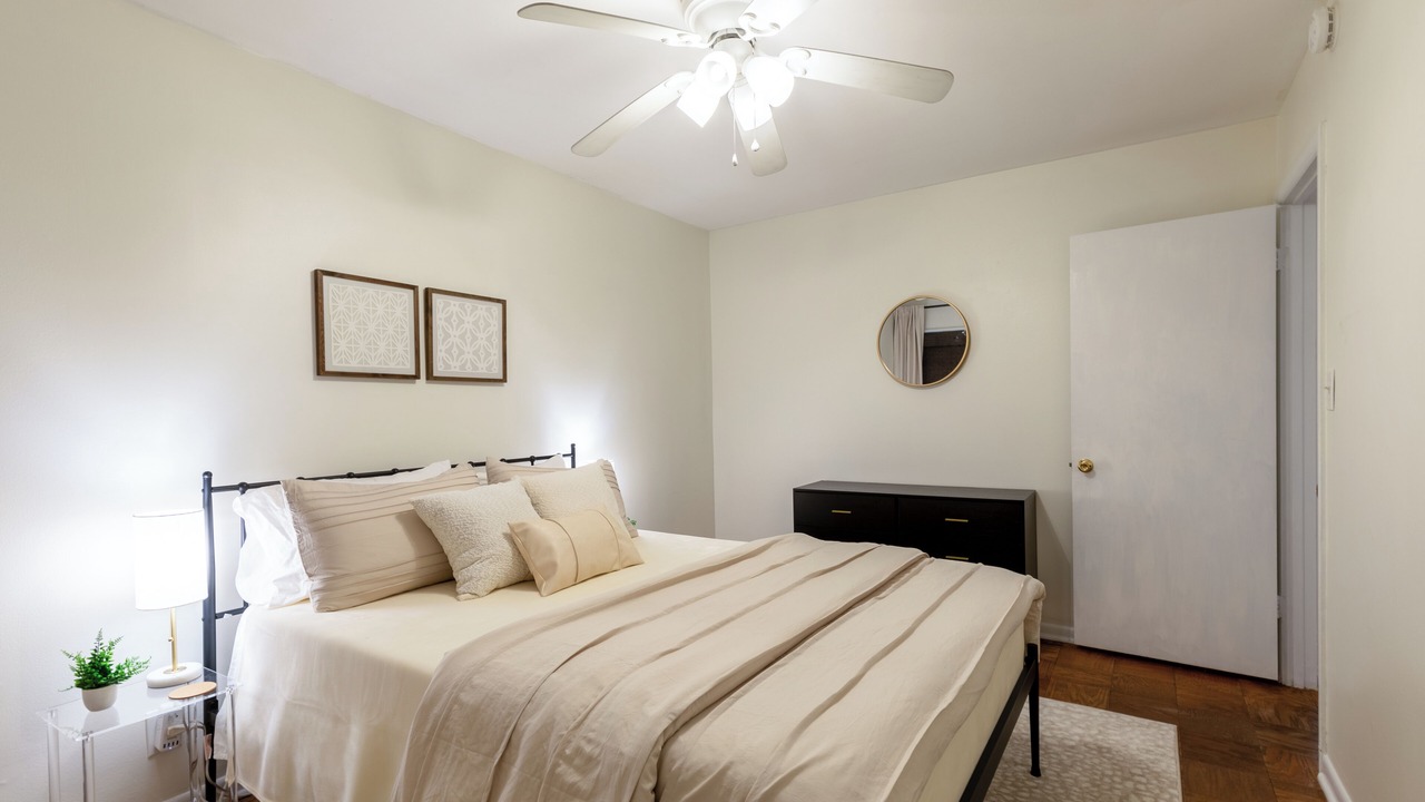 Photo of Bedroom in Crestline Heights