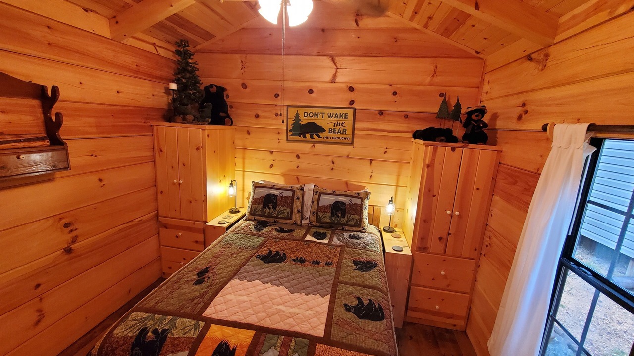 Photo of Bedroom in Peaks