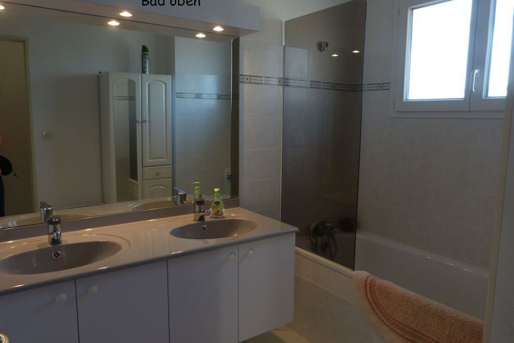 Photo of Bathroom in Saint-Pierre-la-Mer
