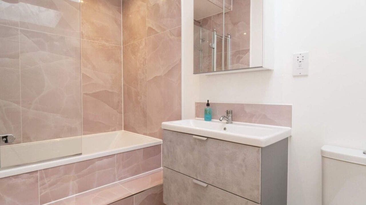 Photo of Bathroom in Etchinghill