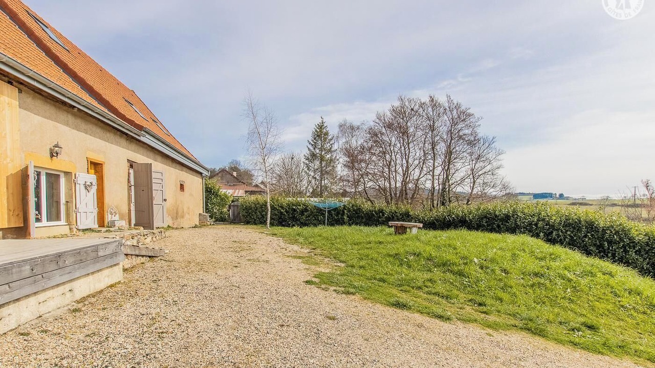 Photo of Outdoor in Issy-l'Eveque