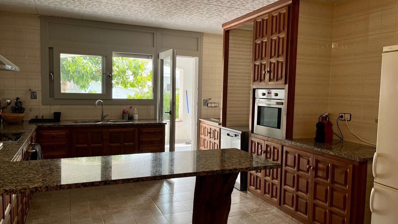 Photo of Kitchen in Roses