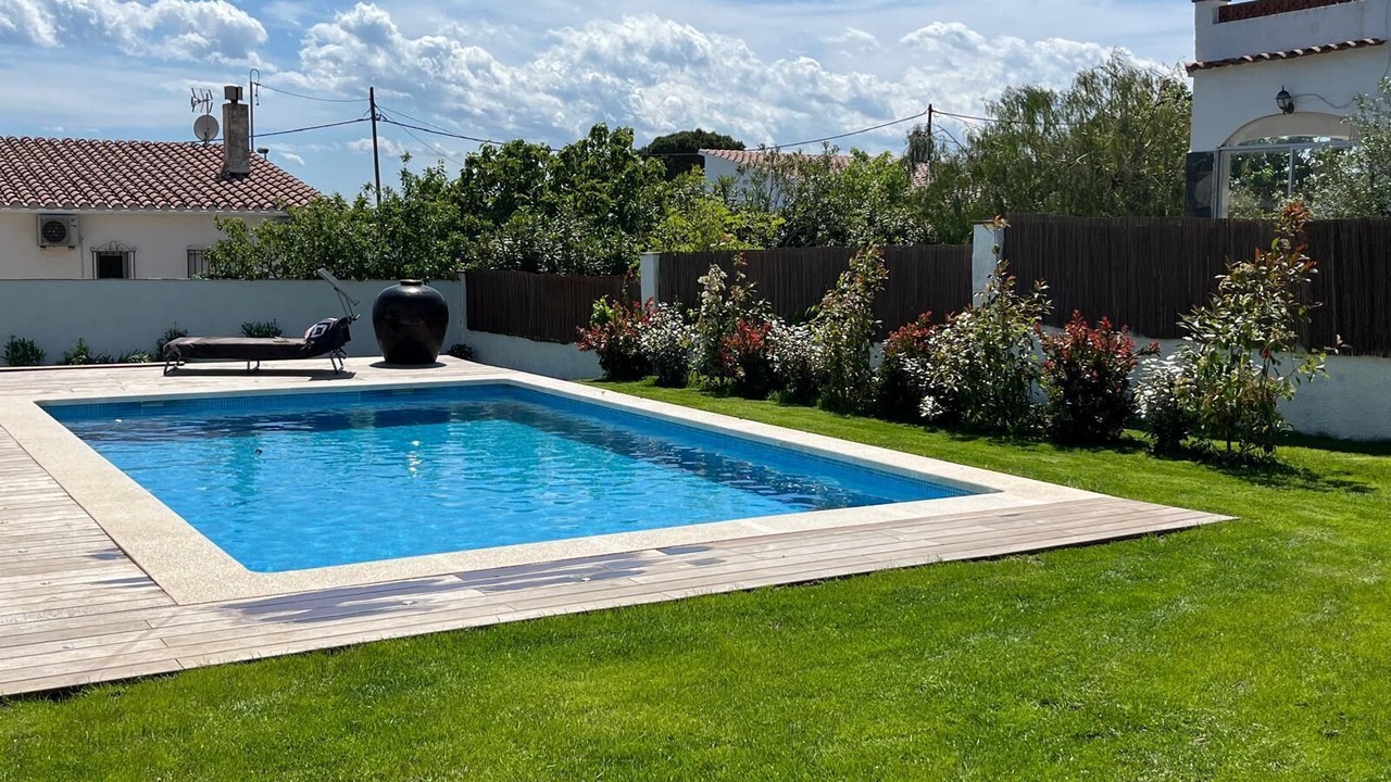 Photo of Outdoor in Roses