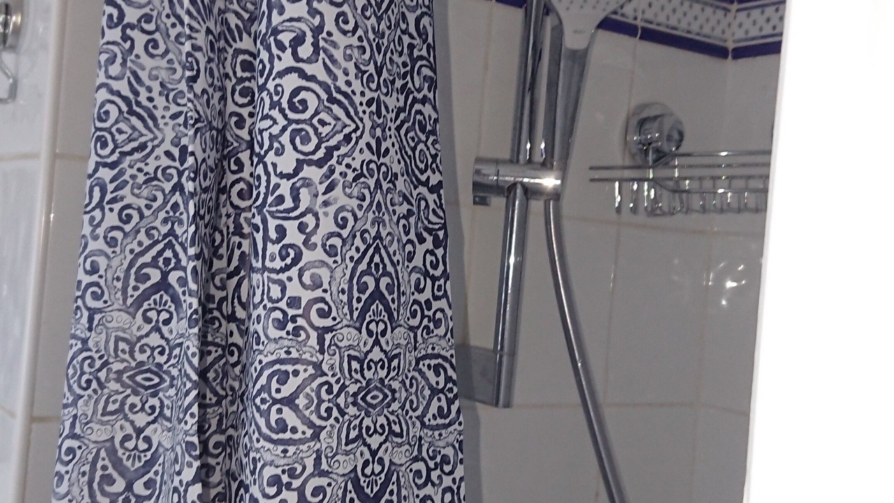 Photo of Bathroom in Margny-les-Compiegne