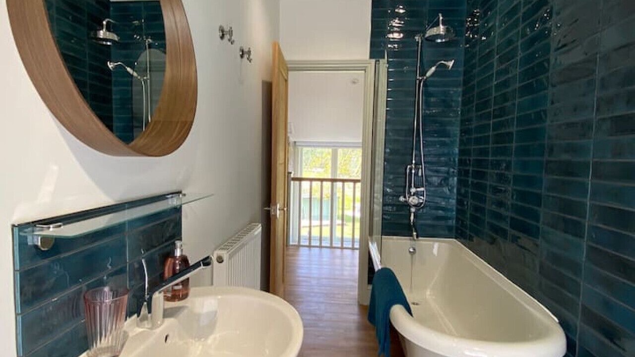 Photo of Bathroom in Camborne