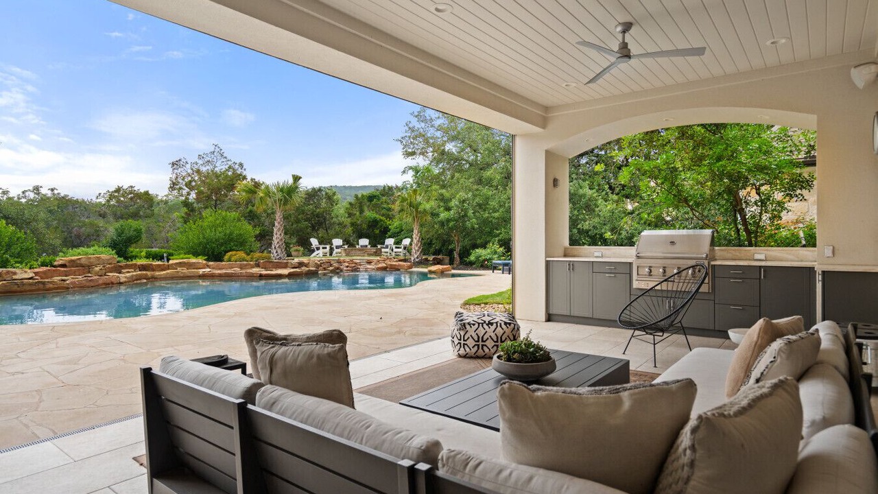 Photo of Patio Balcony in Long Canyon