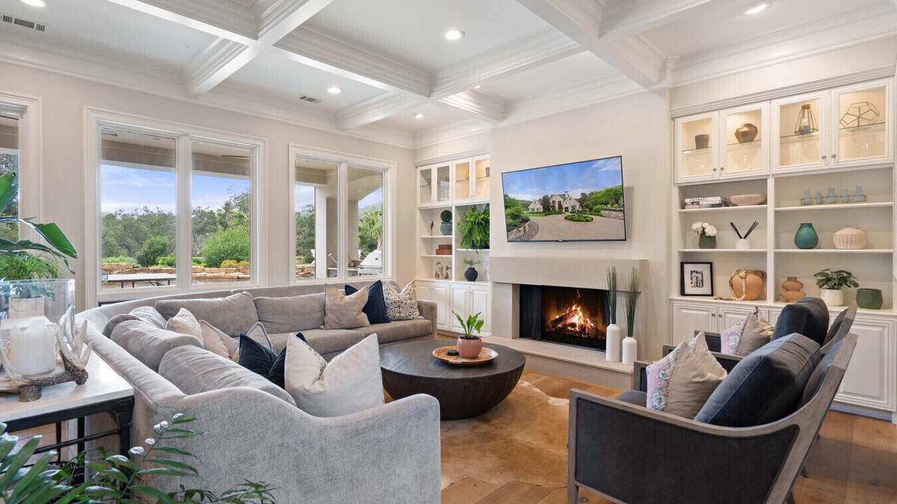 Photo of Livingroom in Long Canyon