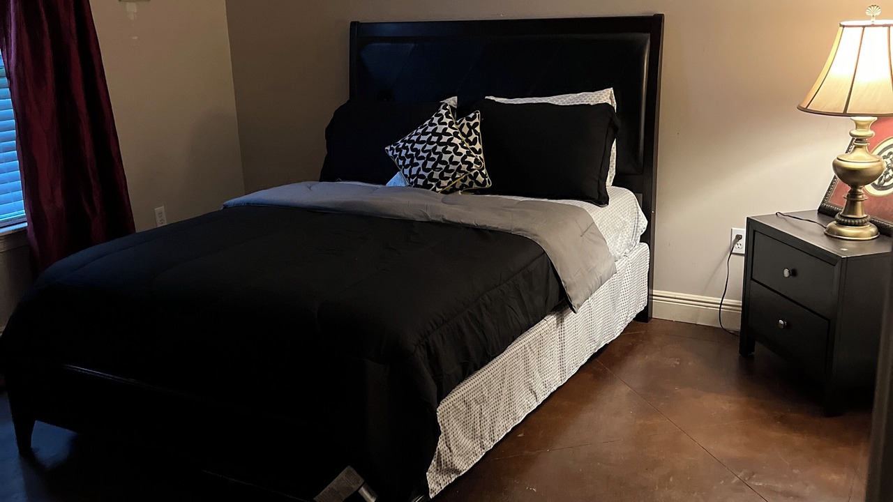 Photo of Bedroom in Laurel