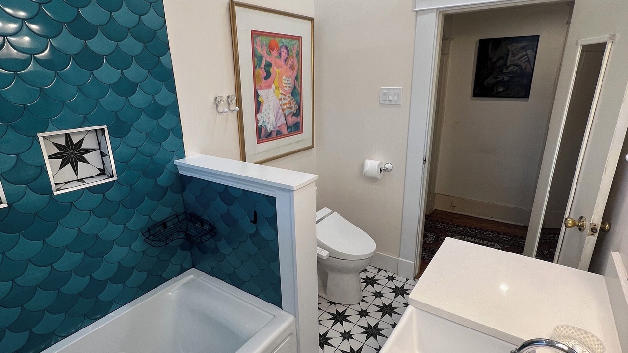Photo of Bathroom in Central Gardens