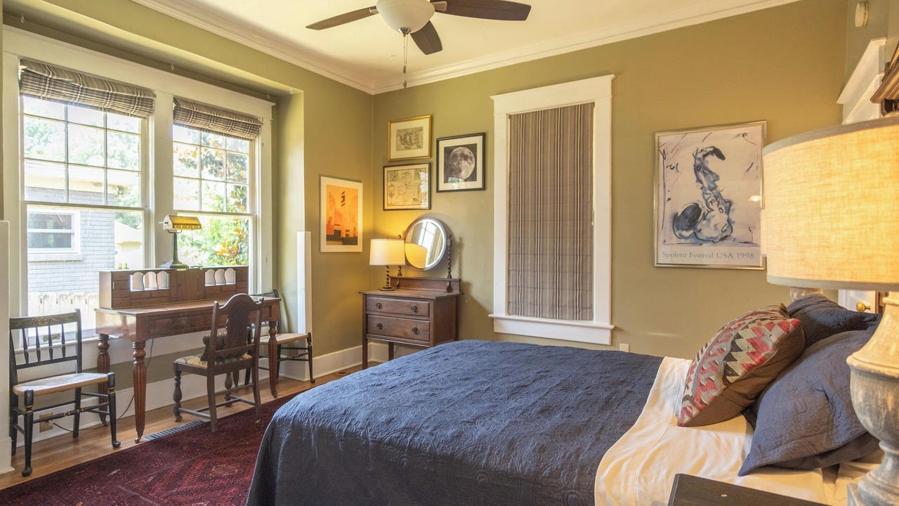 Photo of Bedroom in Central Gardens