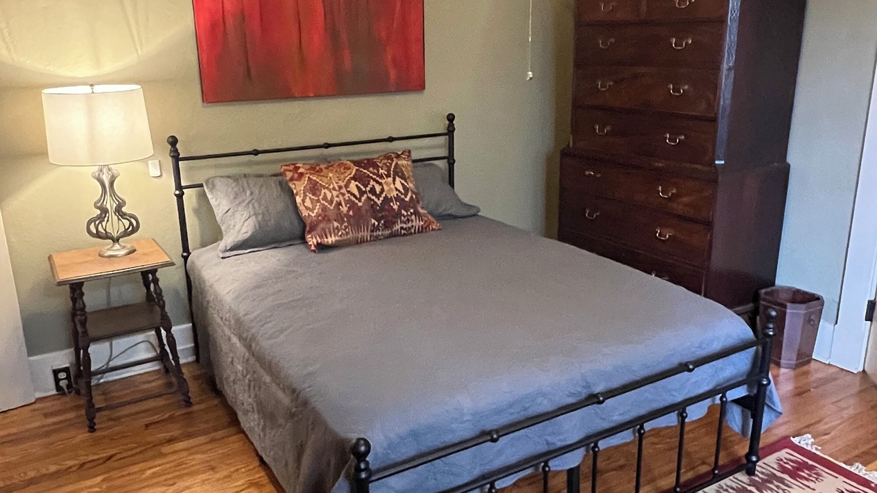 Photo of Bedroom in Central Gardens