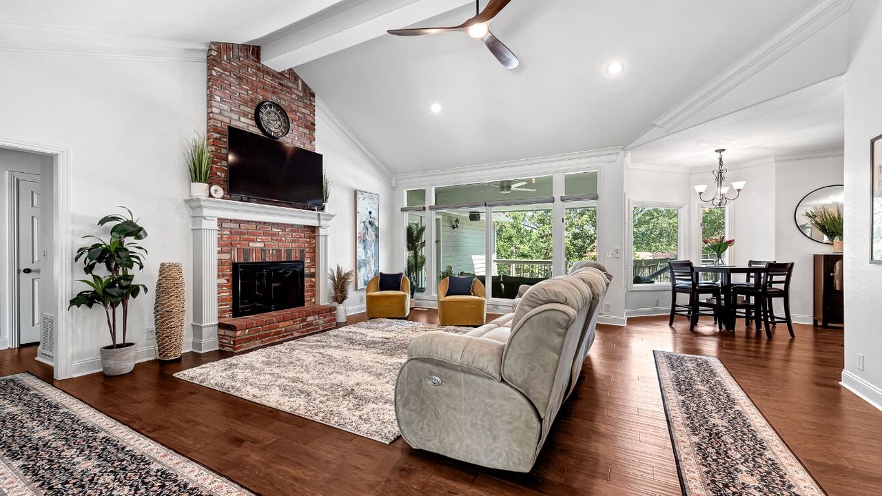 Photo of Livingroom in Rogers