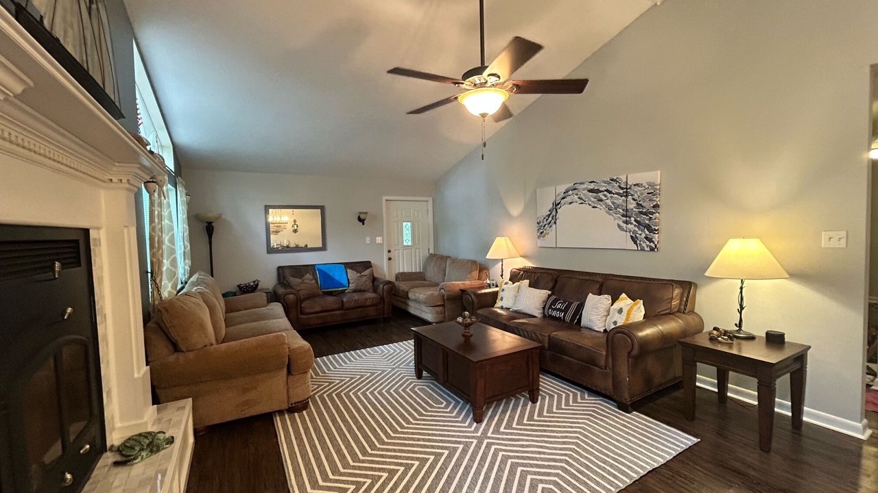 Photo of Livingroom in Quitman