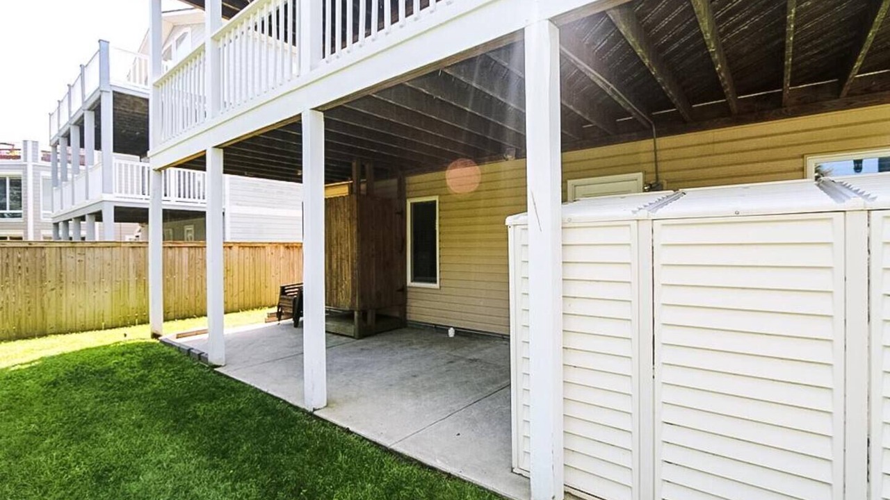 Photo of Patio Balcony in Croatan Beach
