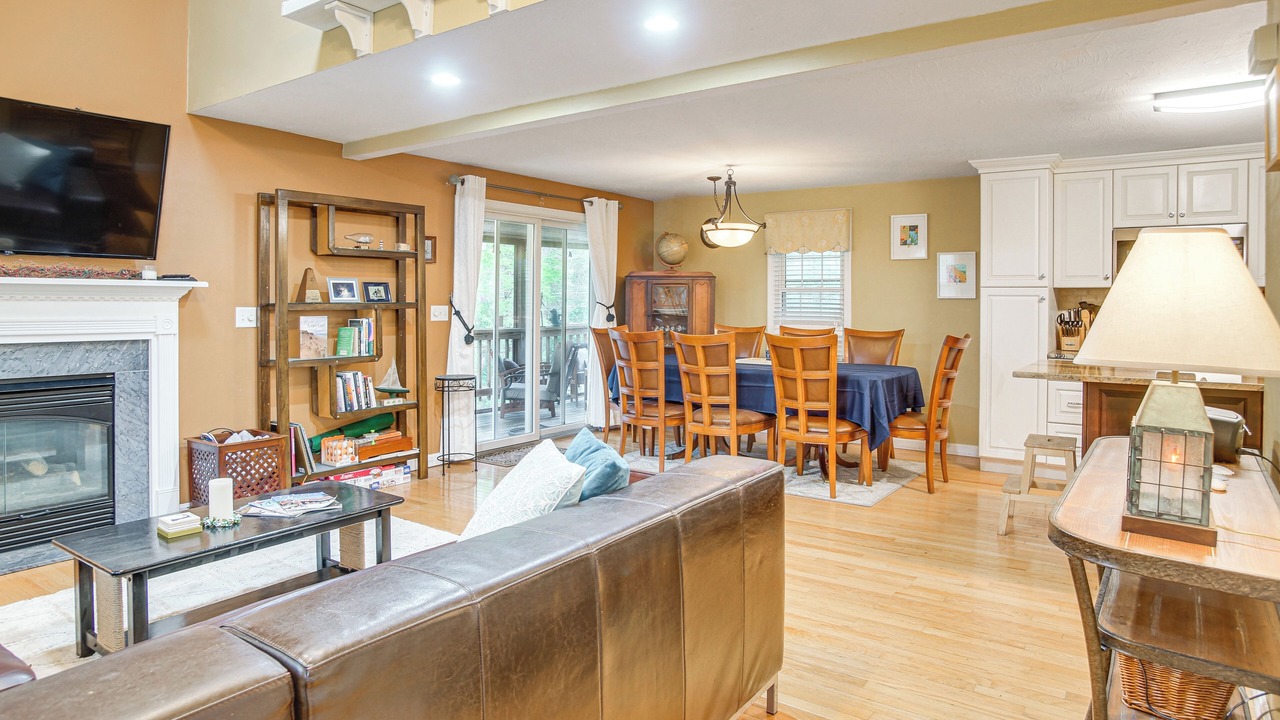 Photo of Livingroom in Mashpee