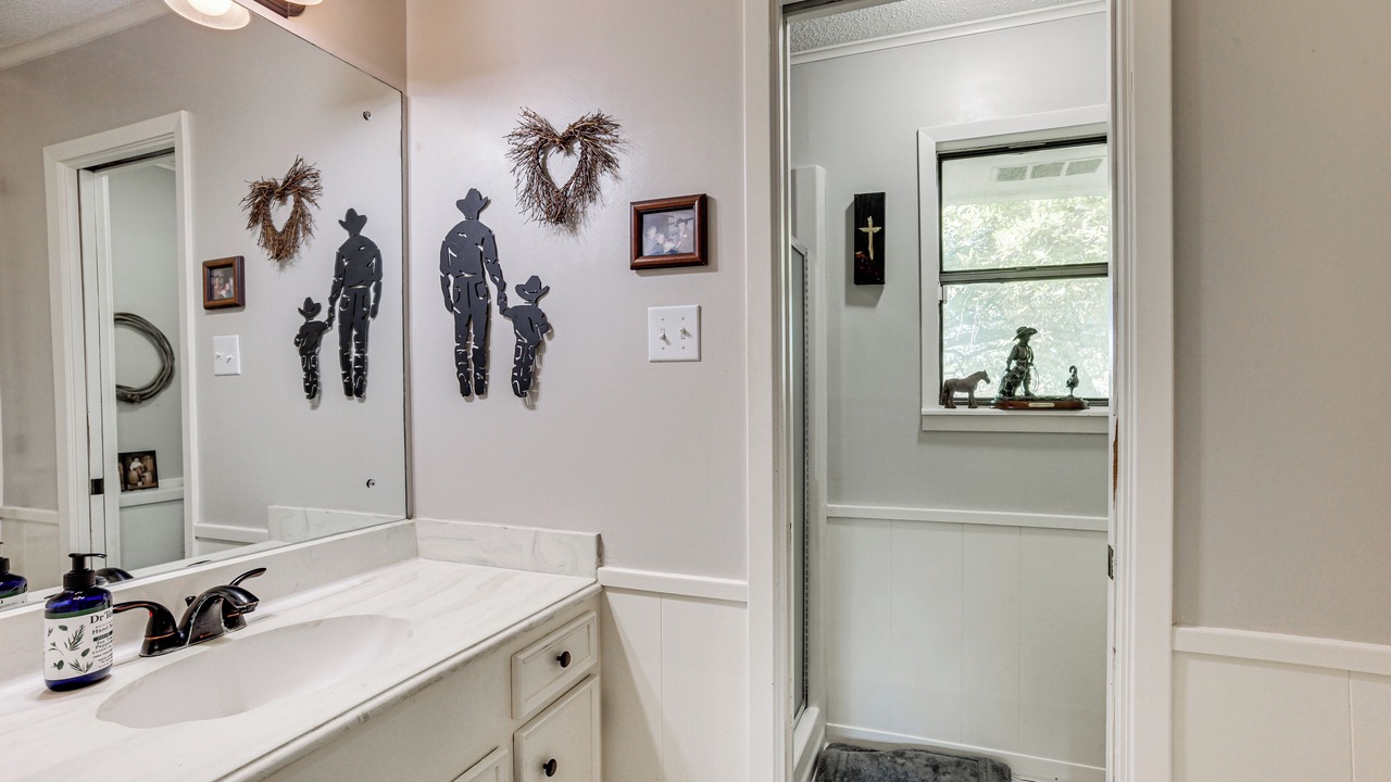 Photo of Bathroom in Madisonville