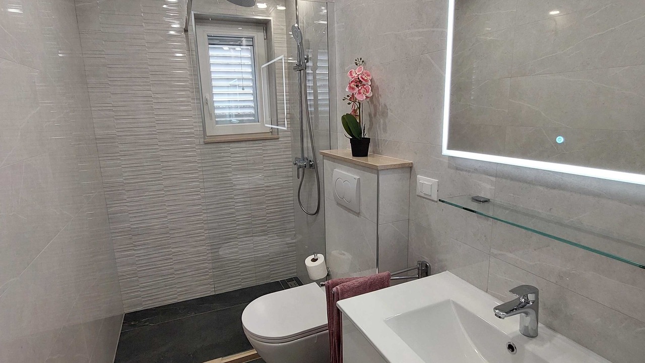 Photo of Bathroom in Gornji Kono