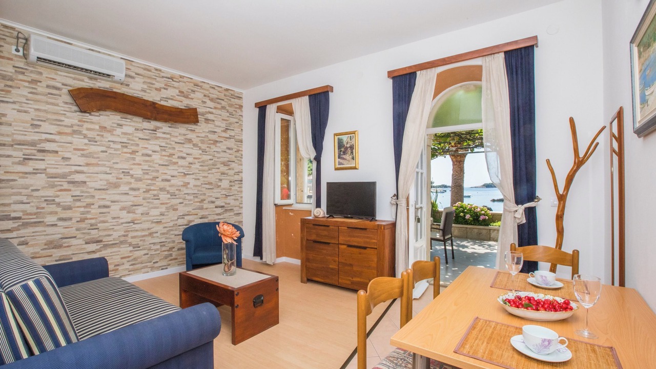 Photo of Livingroom in Molunat