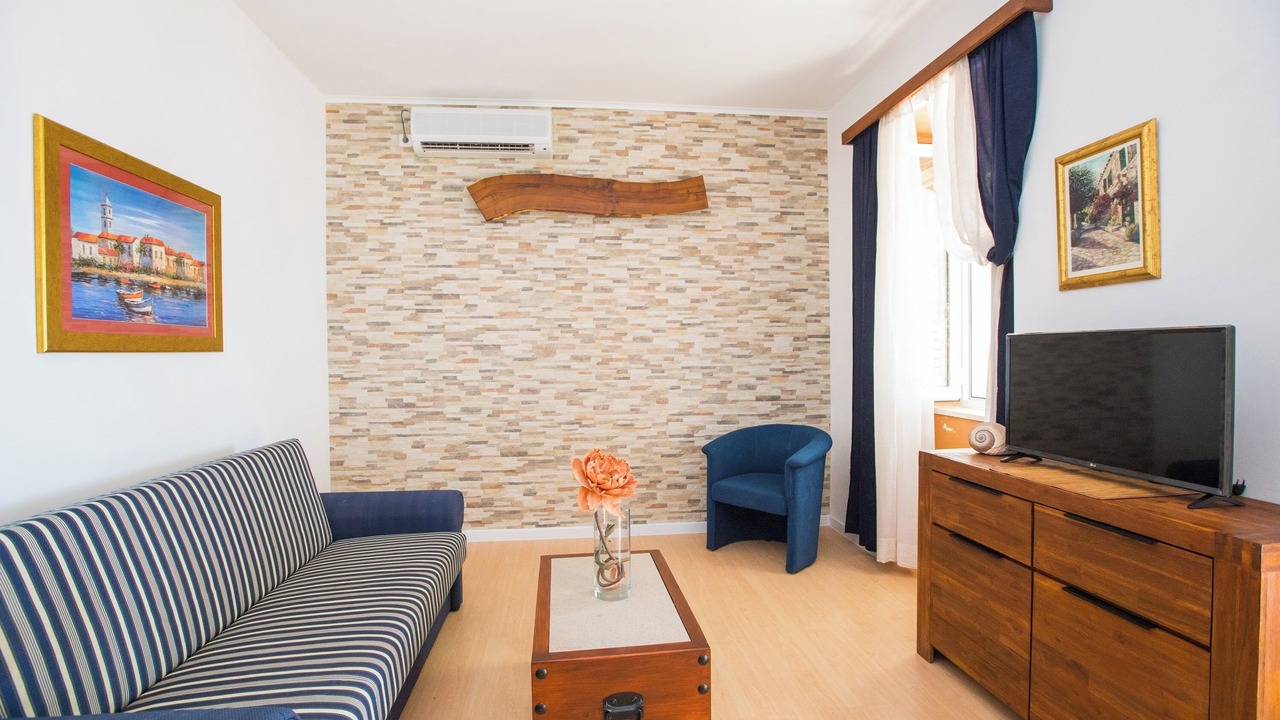 Photo of Livingroom in Molunat