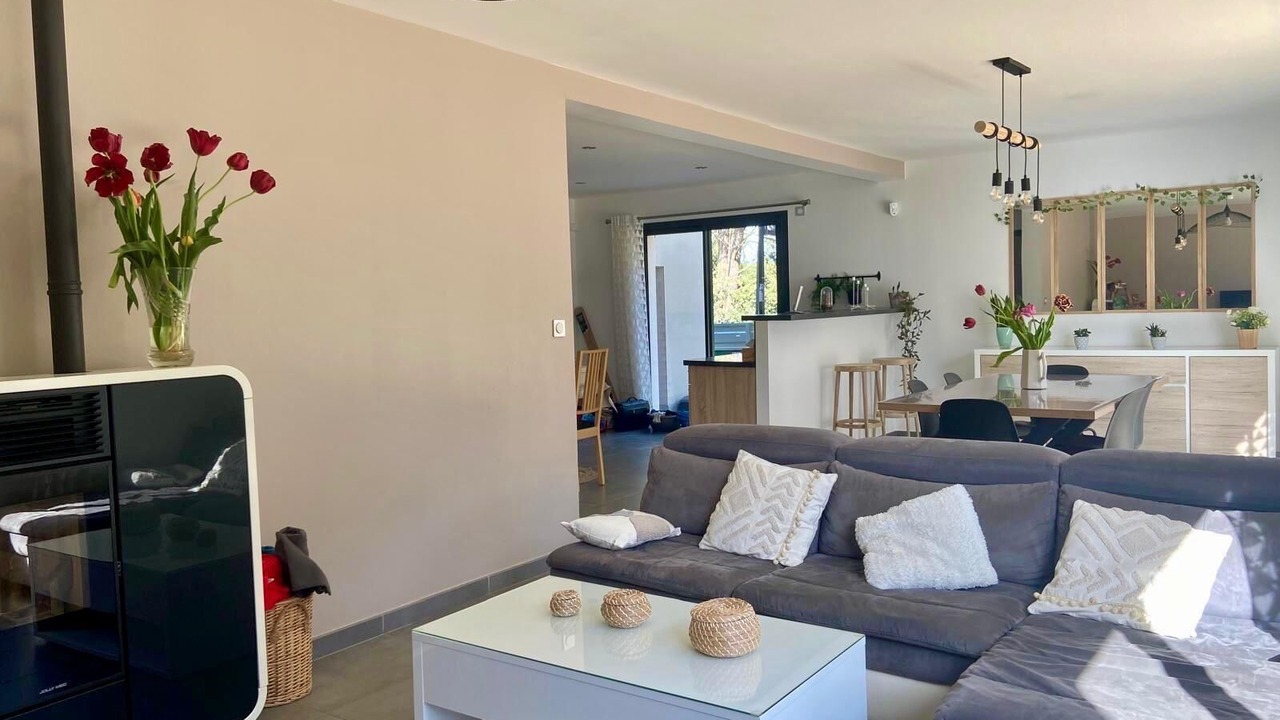 Photo of Livingroom in Suze-la-Rousse