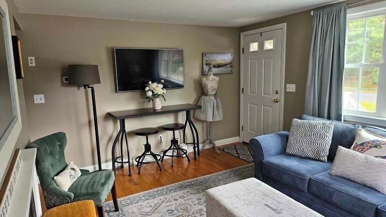 Photo of Livingroom in Cotuit