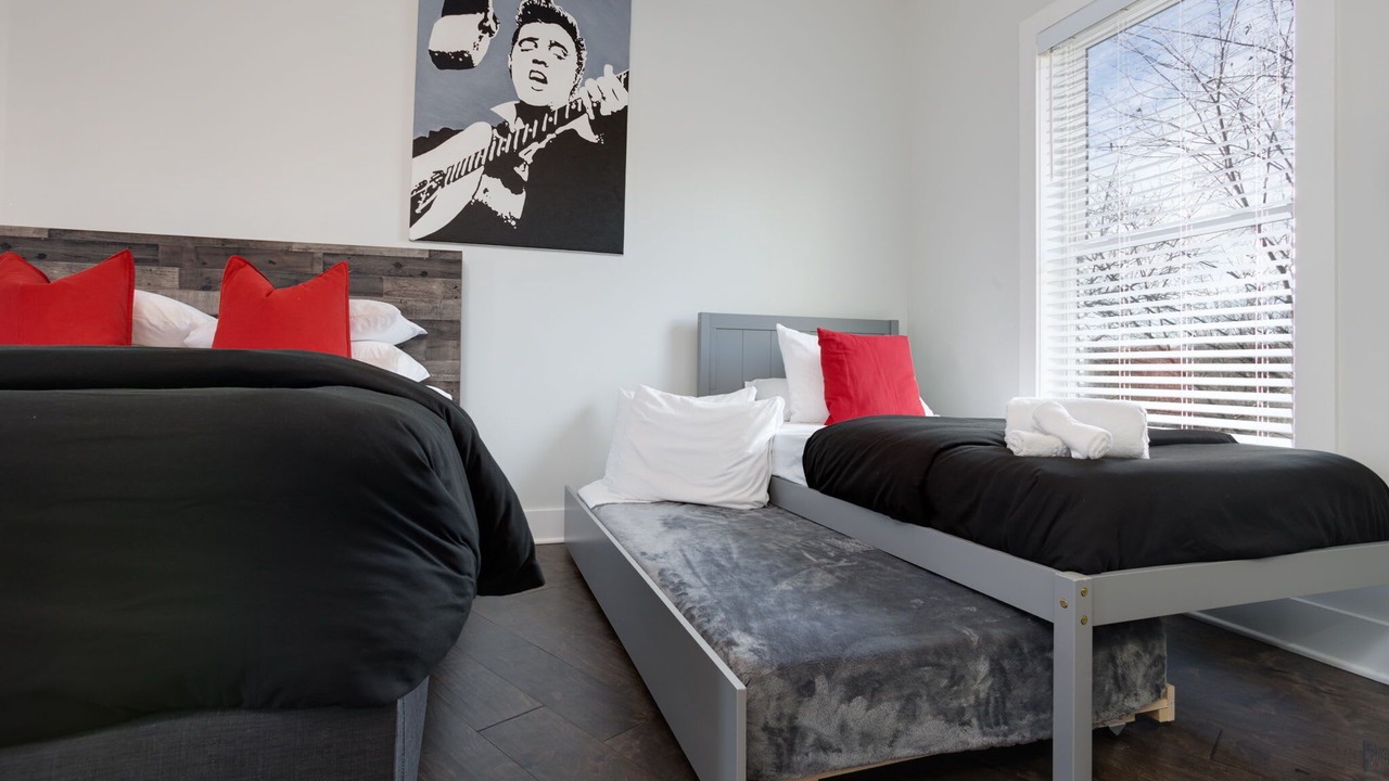 Photo of Bedroom in Shelby Hills