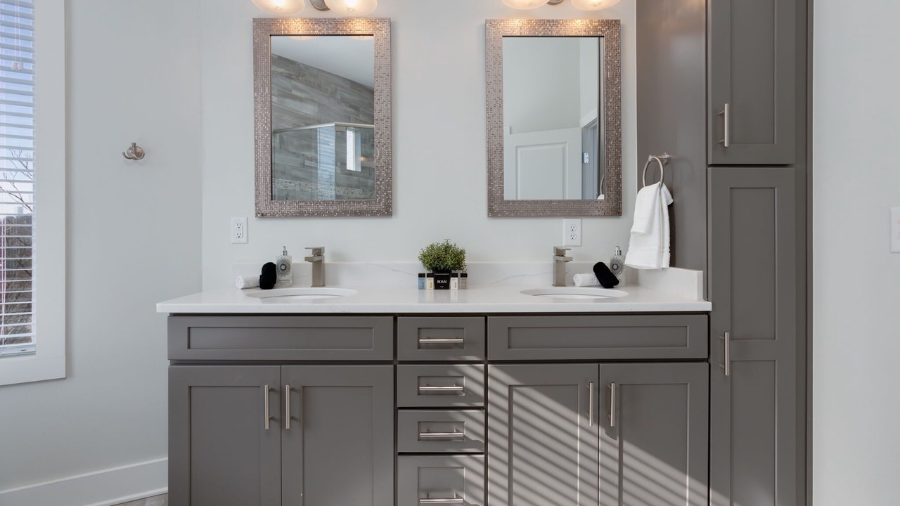 Photo of Bathroom in Shelby Hills