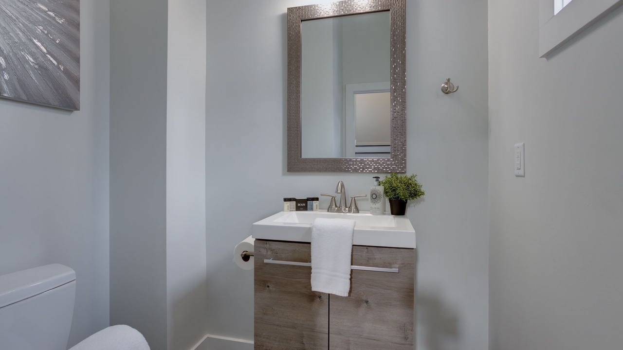 Photo of Bathroom in Shelby Hills
