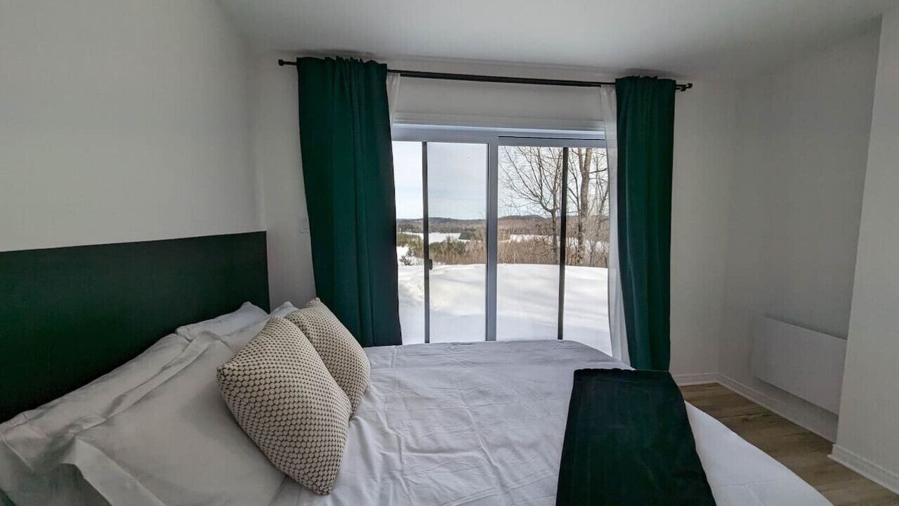 Photo of Bedroom in Val-des-Monts