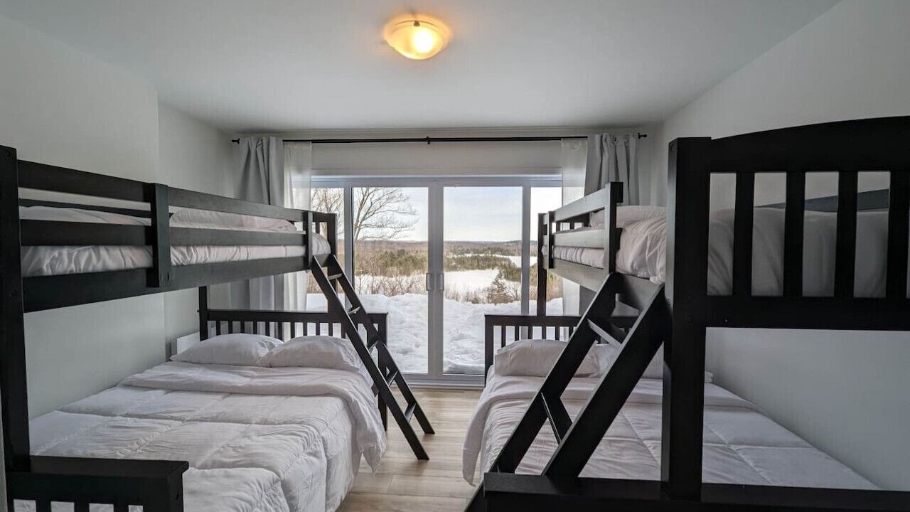 Photo of Bedroom in Val-des-Monts