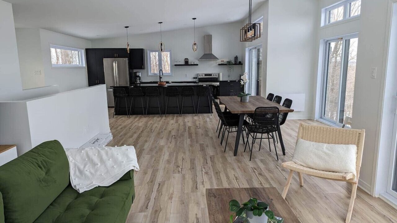 Photo of Livingroom in Val-des-Monts