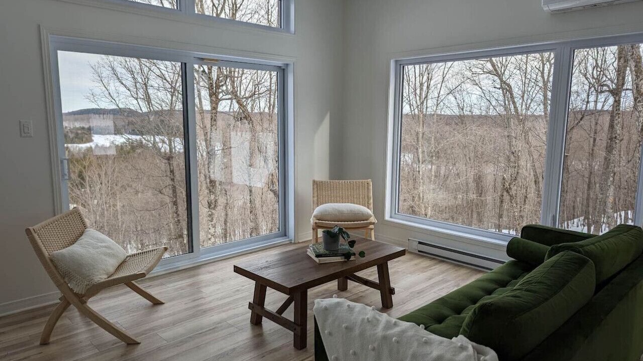 Photo of Livingroom in Val-des-Monts