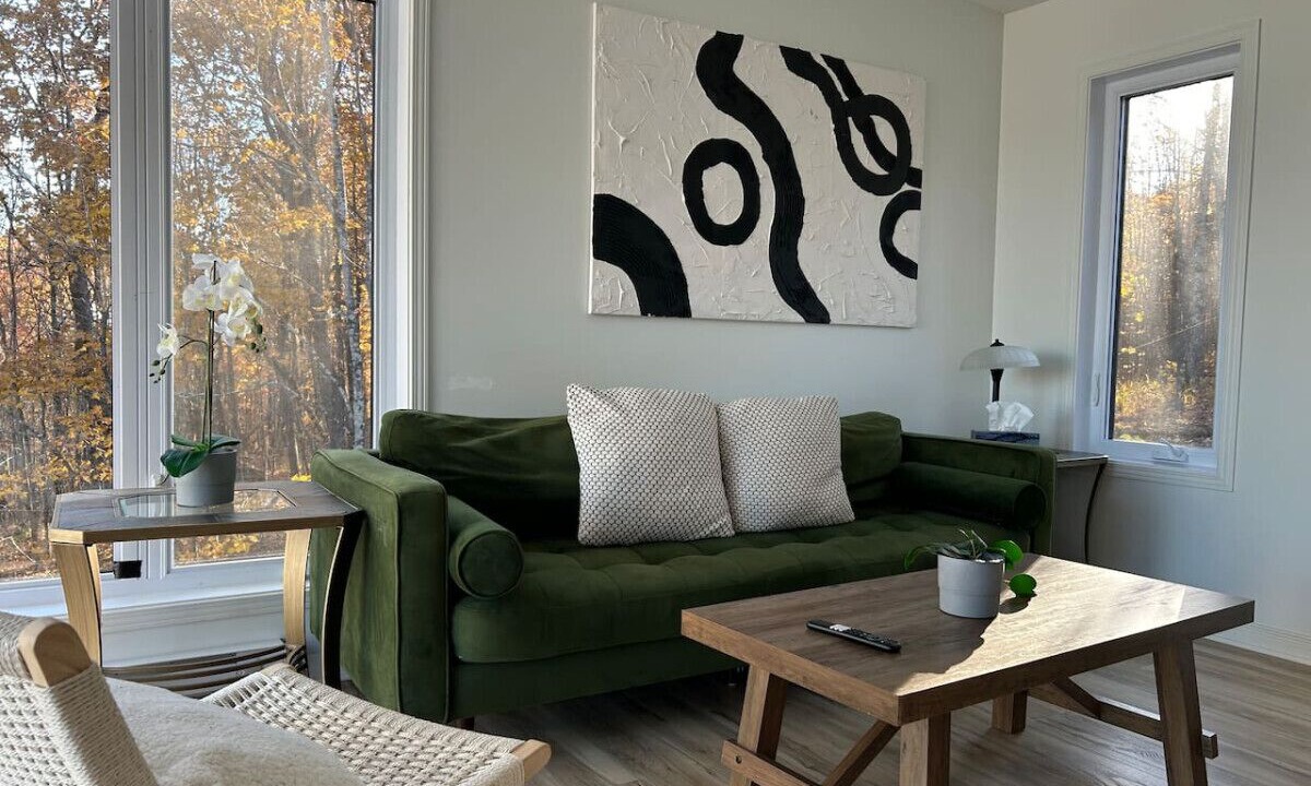Photo of Livingroom in Val-des-Monts