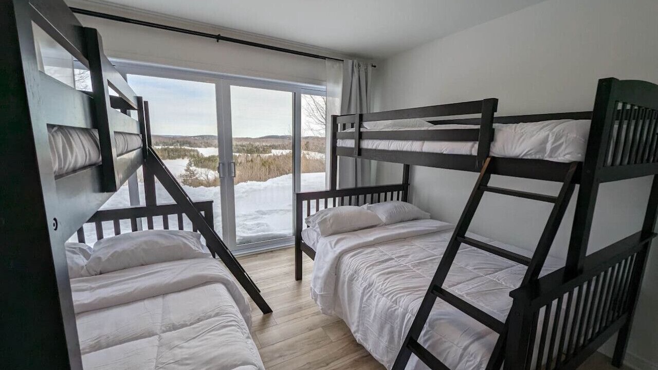 Photo of Bedroom in Val-des-Monts