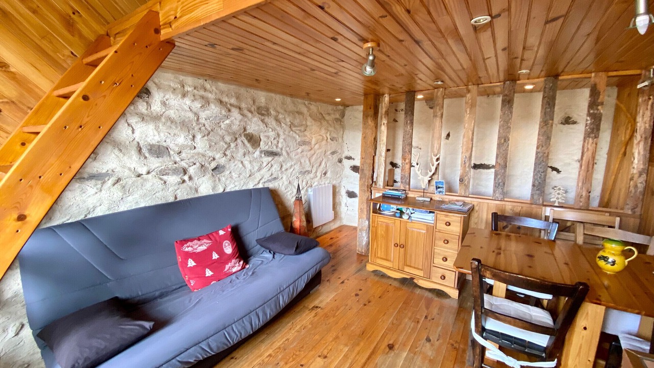 Photo of Livingroom in Real