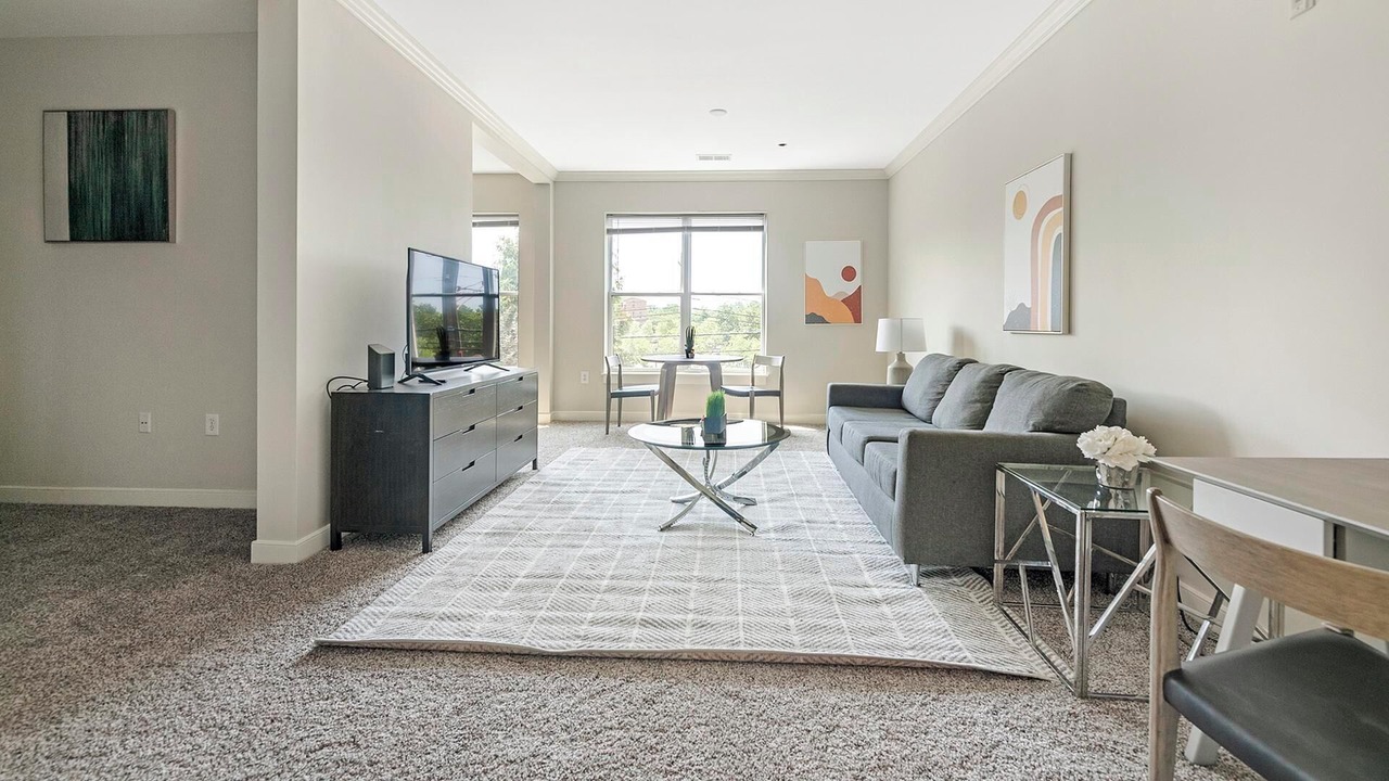 Photo of Livingroom in Chillum
