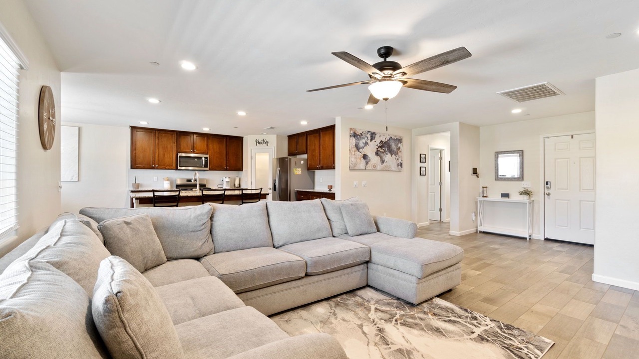 Photo of Livingroom in Hanford