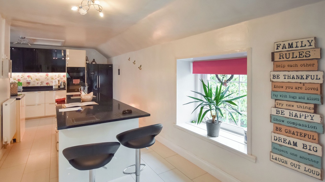 Photo of Others in Dollar