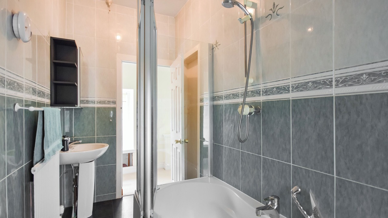 Photo of Bathroom in Dollar