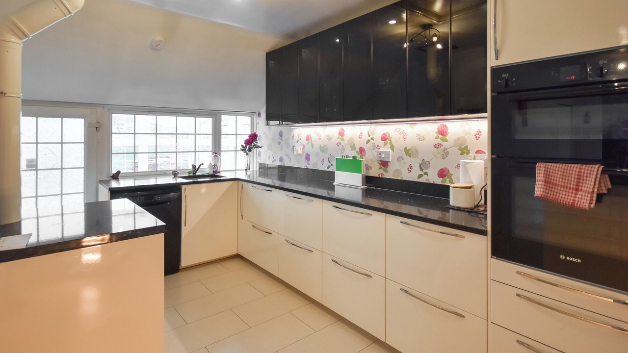 Photo of Others in Dollar